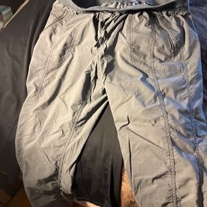 Izod golf pants